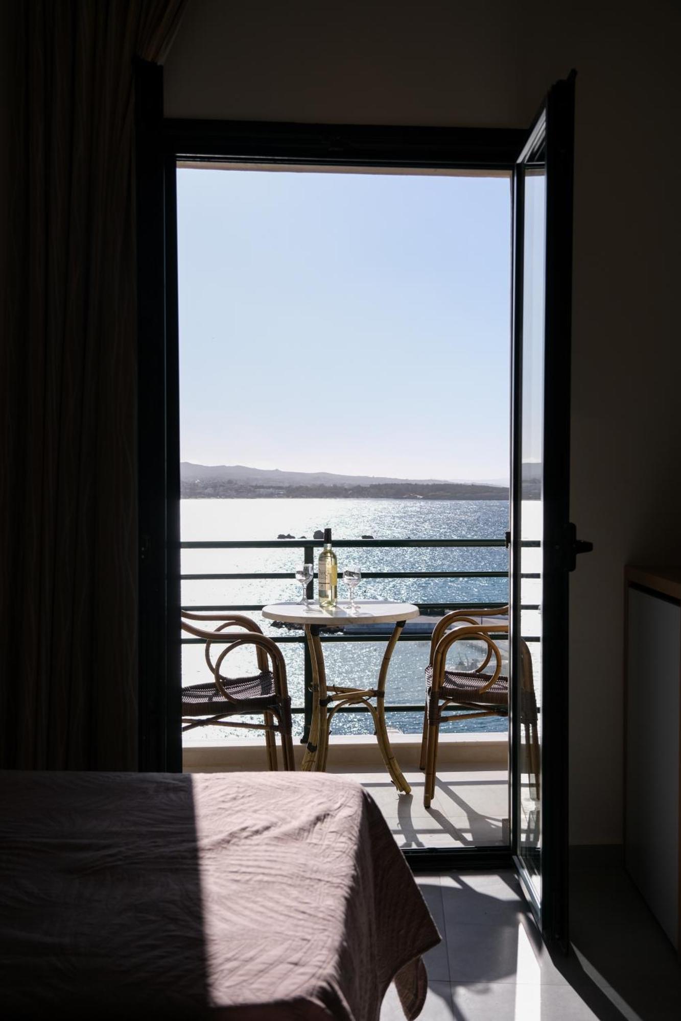 Arocaria Apartments Ханья Экстерьер фото