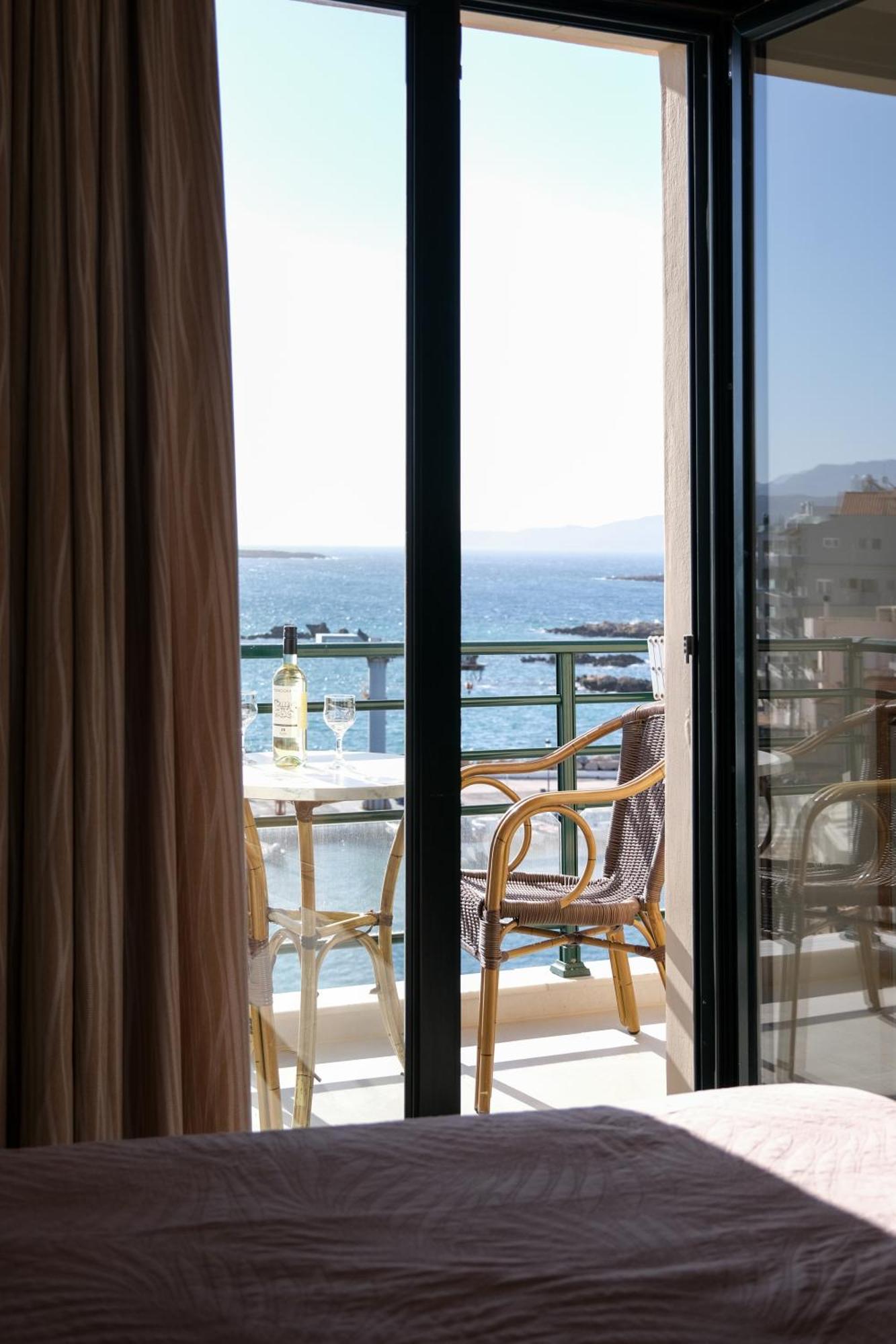 Arocaria Apartments Ханья Экстерьер фото